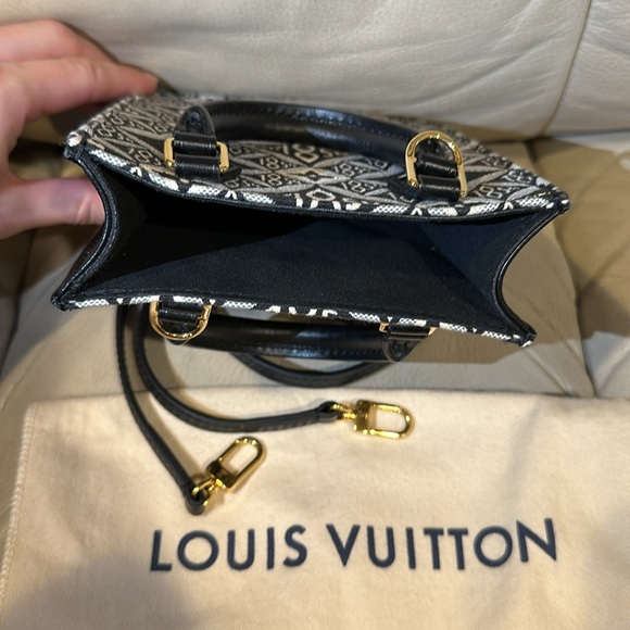 SOLD! Louis Vuitton since 1854 Sac Plat - Picture 4 of 6